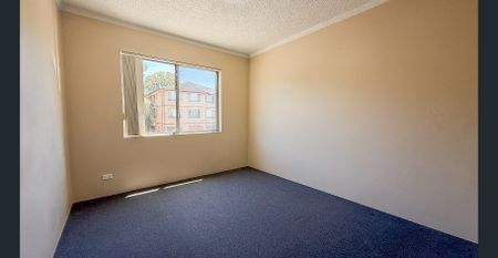 Modern 2-Bed Unit Living in Rosehill! - Photo 3