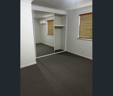 Modern 3-Bedroom Townhouse in the Heart of Mandurah - Photo 2