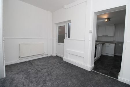 To Let 2 Bed Mid Terraced House - Photo 3