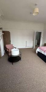 Beautifully refurbished shared house, quiet location - Photo 4