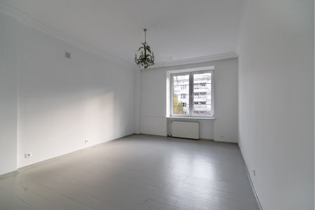 Metro, kamienica, po malowaniu - Photo 3