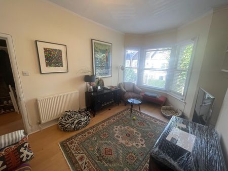 3 Bed Flat, Hartland Road, NW6 - Photo 2