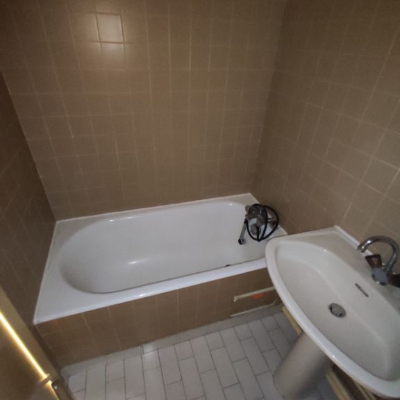 Appartement - 2 pièces - CHAMALIERES (Limite Royat) - Photo 1