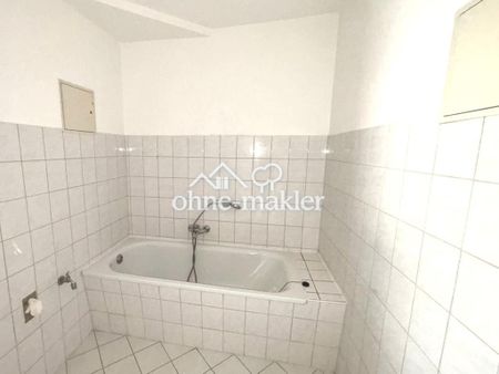 GROSSE 3 ZIMMER MAISONETTEWOHNUNG MIT EINBAUKÜCHE IM ZENTRUM VON MAGDEBURG - Photo 3