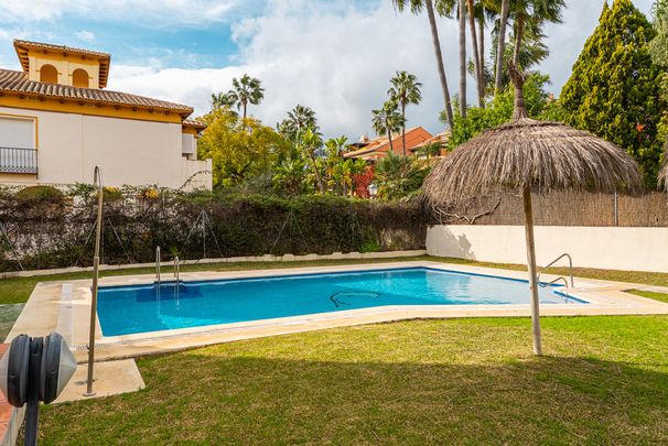 House in Puerto Banús, Costa del Sol - Photo 1