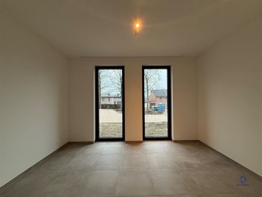 Energiezuinige nieuwbouwappartement met garagebox en gemeenschappelijk zwembad - Photo 1