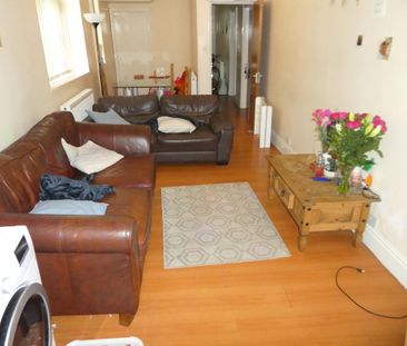 6 bedroom semi-detached house to rent - Photo 1