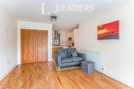 1 bedroom apartment to rent Dolphin Quays, The Quay, Poole, BH15 - Photo 2