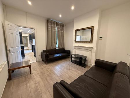 4 bedroom terraced house to rent - Photo 4