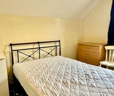 1 bedroom in a house share to rent - Photo 1