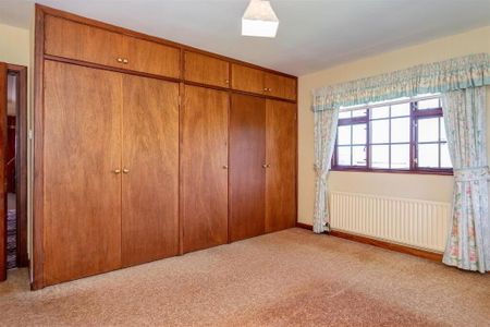 7 Nursery Road, Ballyhalbert, BT22 1BQ - Photo 4