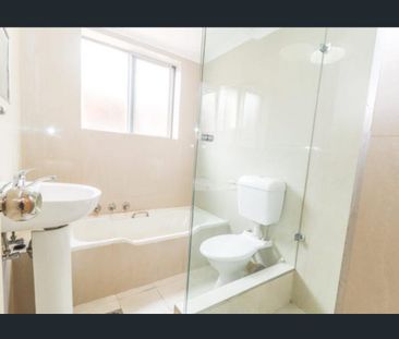 Immaculate & Convenient 3 Beds 2 Bathrooms unit for rent in Lakemba. - Photo 6