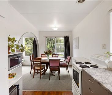 Located in the heart of Hillcrest, this desirable three-bedroom hom... - Photo 1