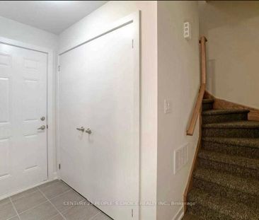 For Lease - 590 North Service Road, Hamilton, Ontario - Photo 3