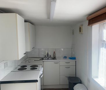 Great South West Road, Hounslow, TW4 7NF - Photo 4