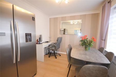 4 bedroom detached house to rent - Photo 2