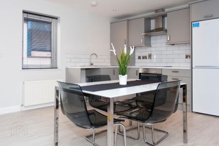 Apartment 7, 62a Templemore Avenue, Albertbridge Road / Newtownards Road, Belfast, BT5 4FT - Photo 3