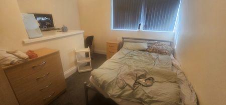 2 Bed - 34a Ash Grove, Hyde Park, Leeds - LS6 1AY - Student - Photo 2