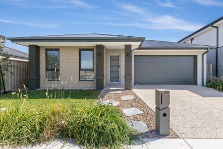 Spacious Family Home! - Photo 5