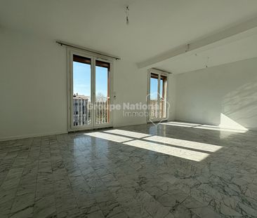Appartement Salon De Provence 4 pièce(s), - Photo 1