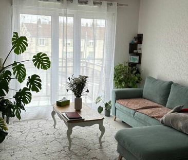 HAGONDANGE - FACE AU PARC - F2 - CUISINE EQUIPEE - GARAGE - Photo 1