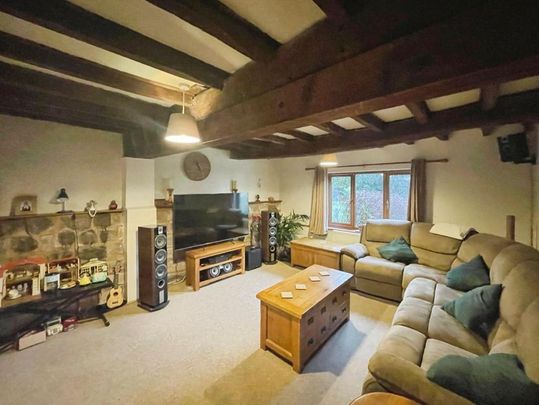 3 bedroom barn conversion to rent - Photo 1