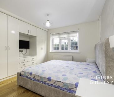 4 bedroom detached house to rent - Photo 3