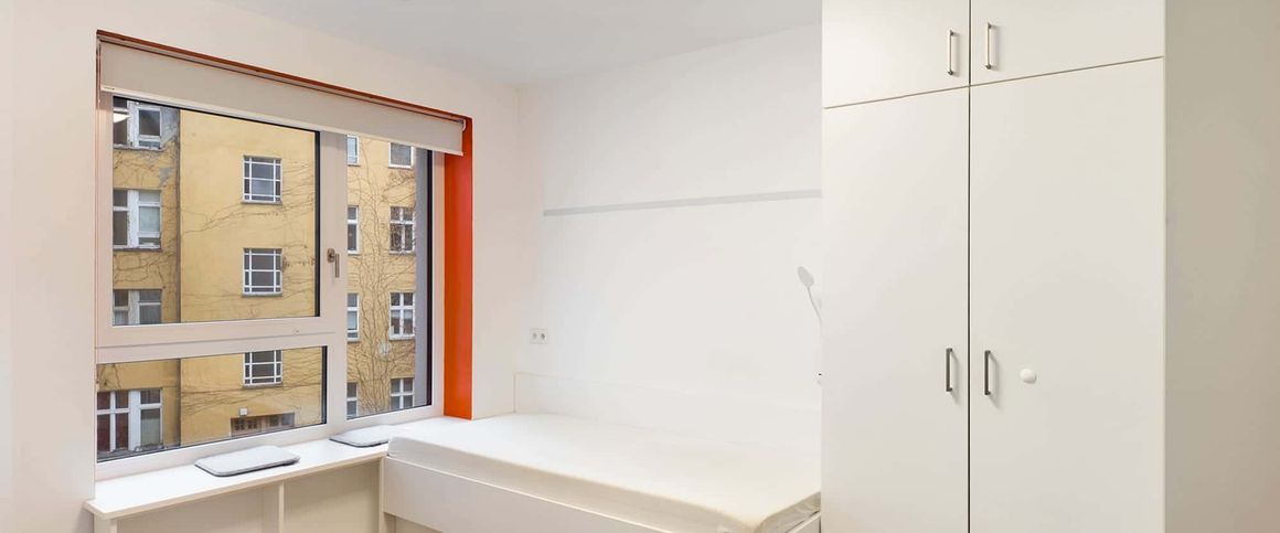 STUDENTS ONLY - Fully furnished private room in a 4 people shared apartment. - Foto 1