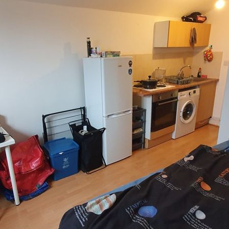Flat 3, 16 Mundy Place , Cathays, Cardiff, CF24 4DY - Photo 3