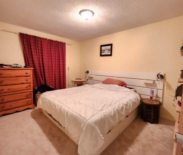 For Lease - 63 Bronte Crescent, Barrie, Ontario - Photo 5