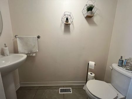 For Lease - 7768 ASCOT Circle Unit# 43, Niagara Falls, Ontario - Photo 3