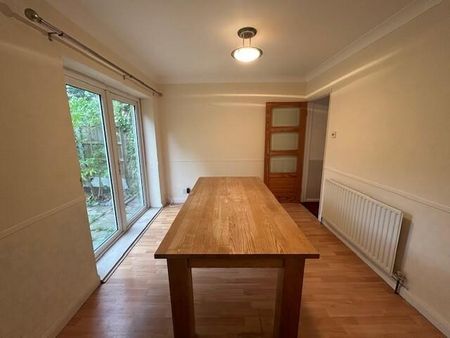 4 bedroom detached house to rent - Photo 3