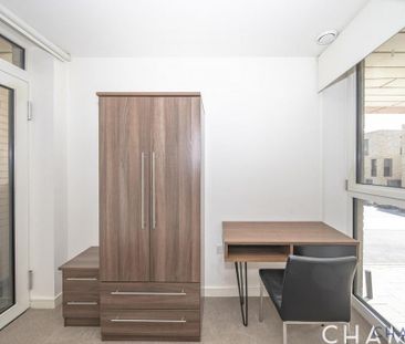 3 bedroom flat to rent - Photo 6