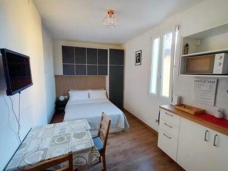 Via di Porta di Castello, Bologna, Emilia-Romagna 40121 - Photo 2