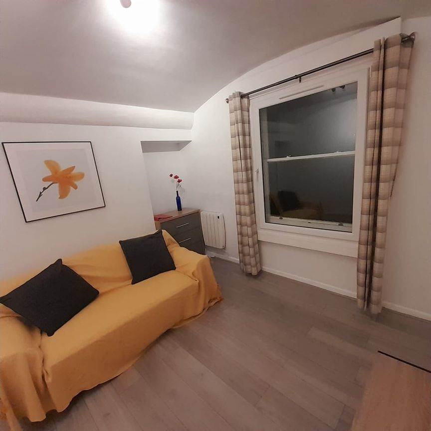 1 Bed Flat, Bath Street, NG1 - Photo 1