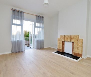 3 bedroom semi-detached house to rent - Photo 6