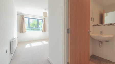 The Waterfront, Hertford - Photo 3