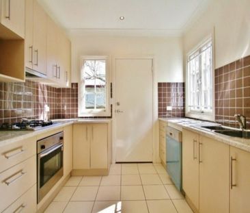2 Bedroom Unit with Private Courtyard - Photo 5