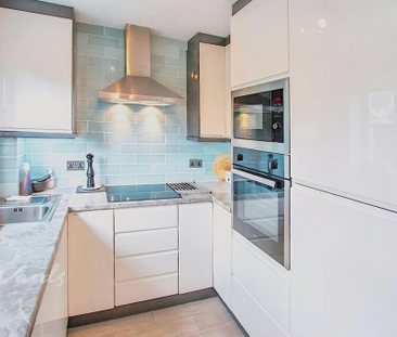 2 bedroom end of terrace house to rent - Photo 1