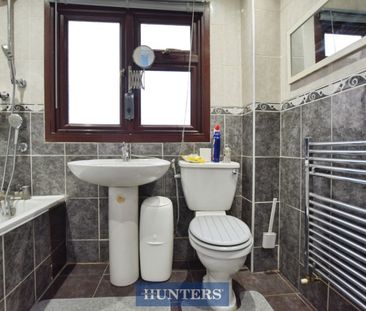 3 bedroom House To Let Total Size: 937 SQ FT - Photo 3