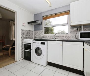 The Crescent, Egham, Surrey, TW20 9PN - Photo 3