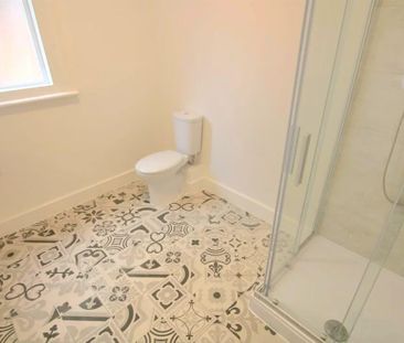 Saint Paul’s Square, Burton On Trent - Photo 2