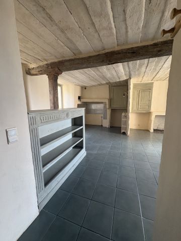 Location Maison 5 pièces 103m² VIC LE COMTE 63270 - Photo 2