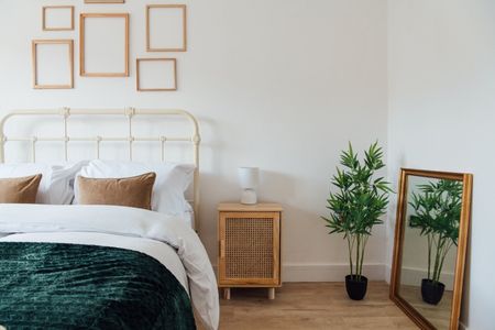 2 Bed Flat, Empress Avenue, IG1 - Photo 2