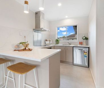 Renovated Brick & Tile 2BR Home in Bucklands Beach - Photo 1