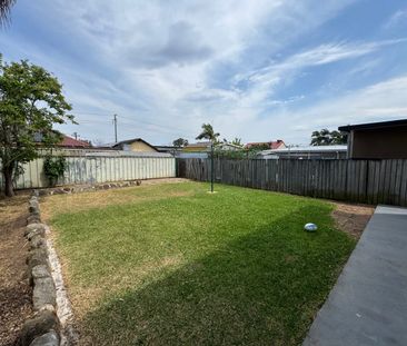 🏡 Beautiful Family Home in a Peaceful Location - Photo 6