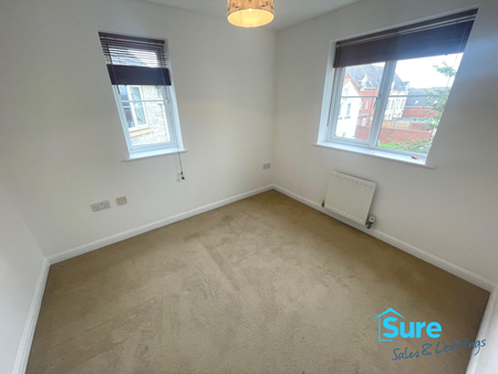 2 bedroom semi-detached house to rent - Photo 3