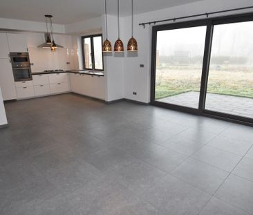 Woning te huur in Kortrijk-Dutsel voor € 1.600 met 3 slaapkamers - Photo 2
