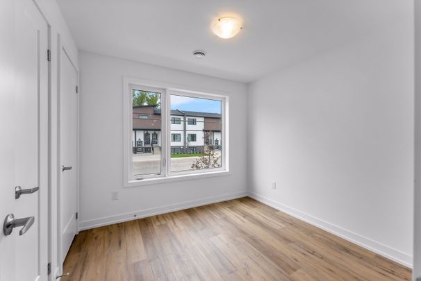 For Lease - 4263 Fourth Avenue Unit# 622, Niagara Falls, Ontario - Photo 1