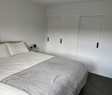 Modern 2-Bedroom Apartment in prime location - Photo 4